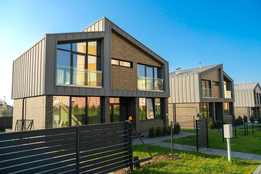 Domy pasywne i energooszczędne – kluczowe różnice w doborze materiałów