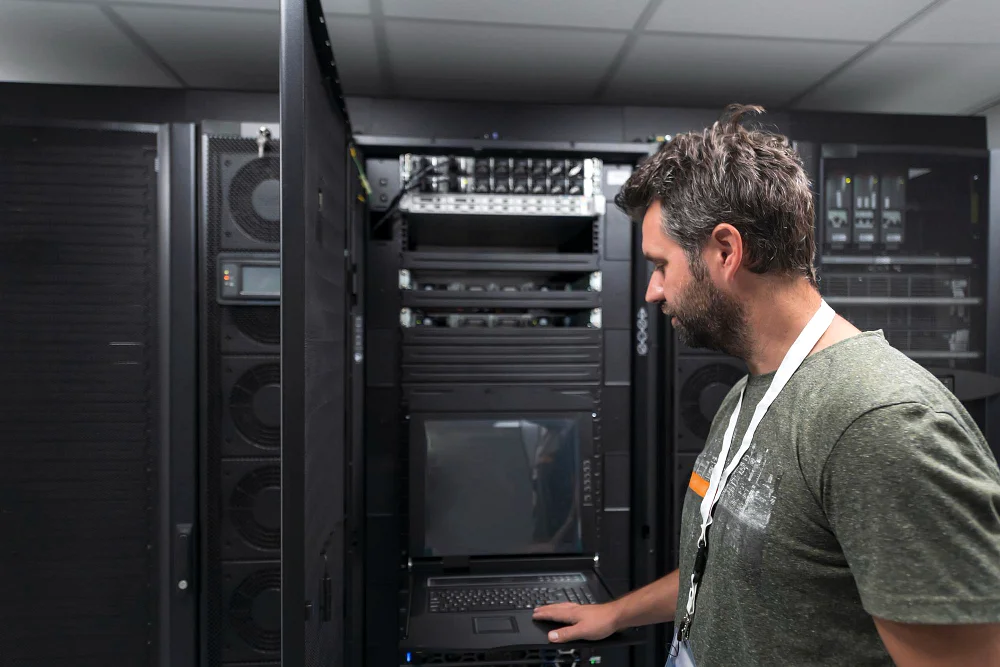 Bezpieczeństwo danych w biurze projektowym – serwer NAS i backup w chmurze