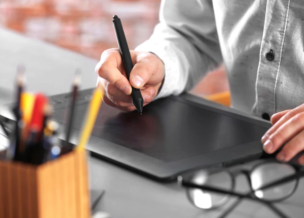 Tablet graficzny w pracy projektanta – zbędny gadżet czy konieczność?